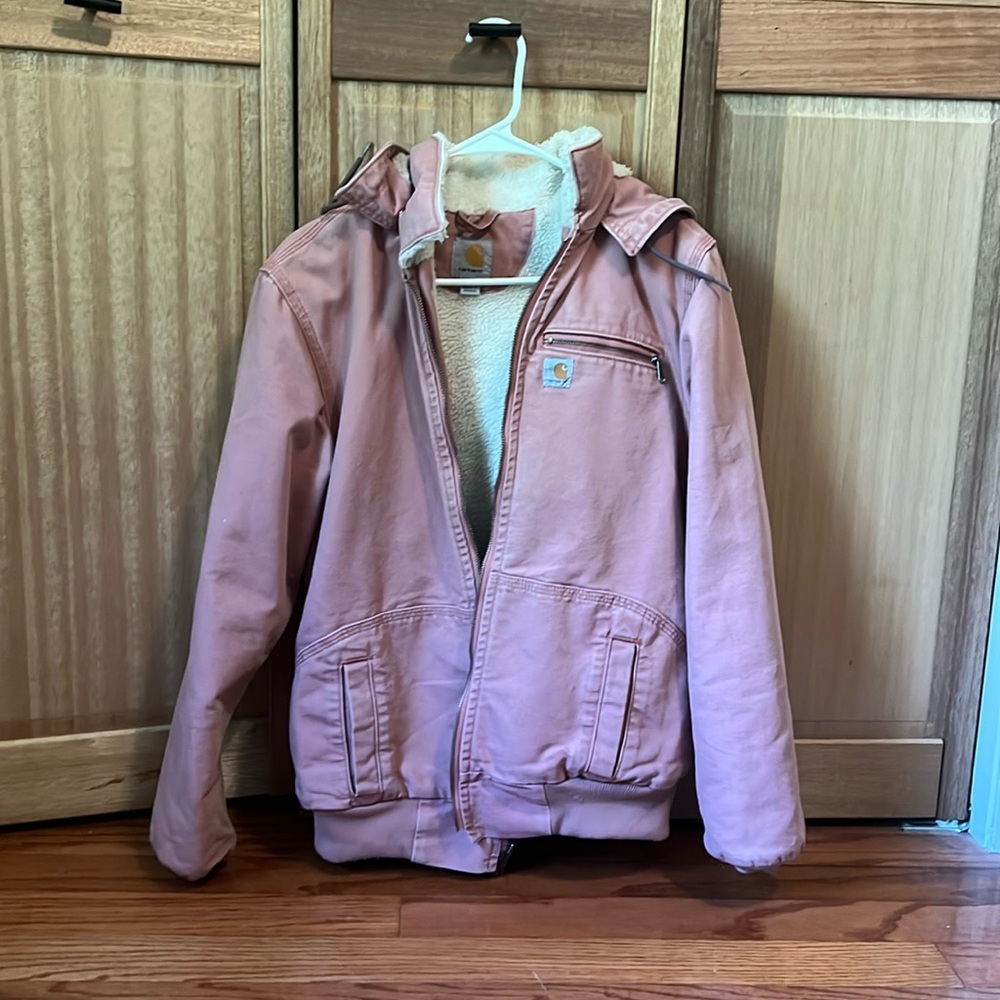 RARE Carhartt Wildwood Jacket Women's S 4/6
Pink Sherpa Lined Removable Hood